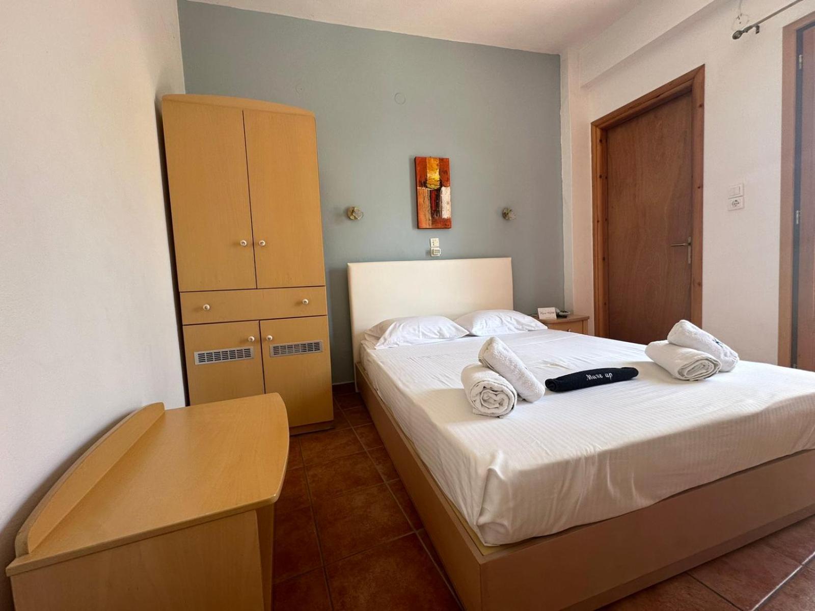 Hotel Kavos 2*